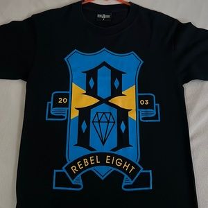Rebel 8 T shirt size small